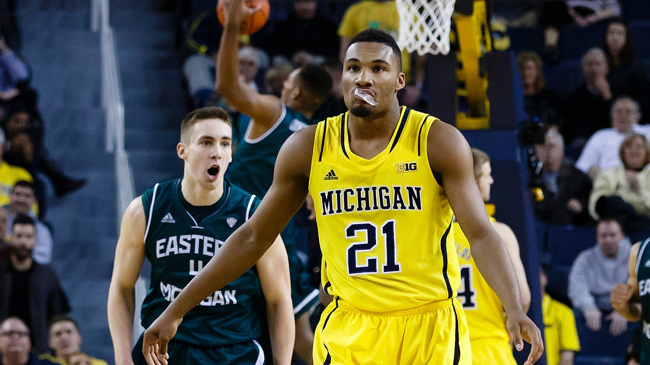 Hoops offering little relief from Michigan's woes